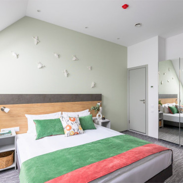 Номер "Модерн с мансардными окнами"