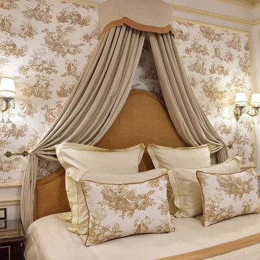 Номер "Императорский двухкомнатный люкс с террасой и видом на реку"