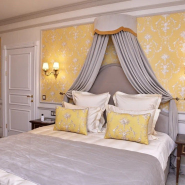 Номер "Президентский двухкомнатный люкс с террасой и видом на реку и сад"