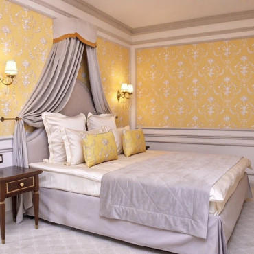 Номер "Президентский двухкомнатный люкс с террасой и видом на реку и сад"