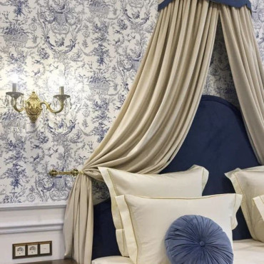 Номер "Королевский двухкомнатный люкс с террасой и видом на реку"