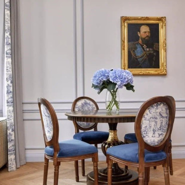 Номер "Королевский двухкомнатный люкс с террасой и видом на реку"