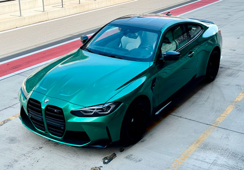 Заезд за рулем спорткара по гоночной трассе в Москве