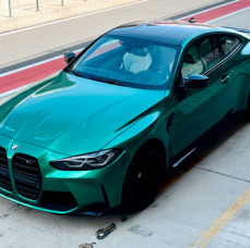 Заезд за рулем спорткара по гоночной трассе в Москве