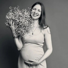 Авторская студийная фотосессия для беременных в Москве