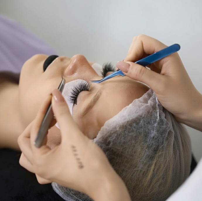 Наращивание ресниц в Москве