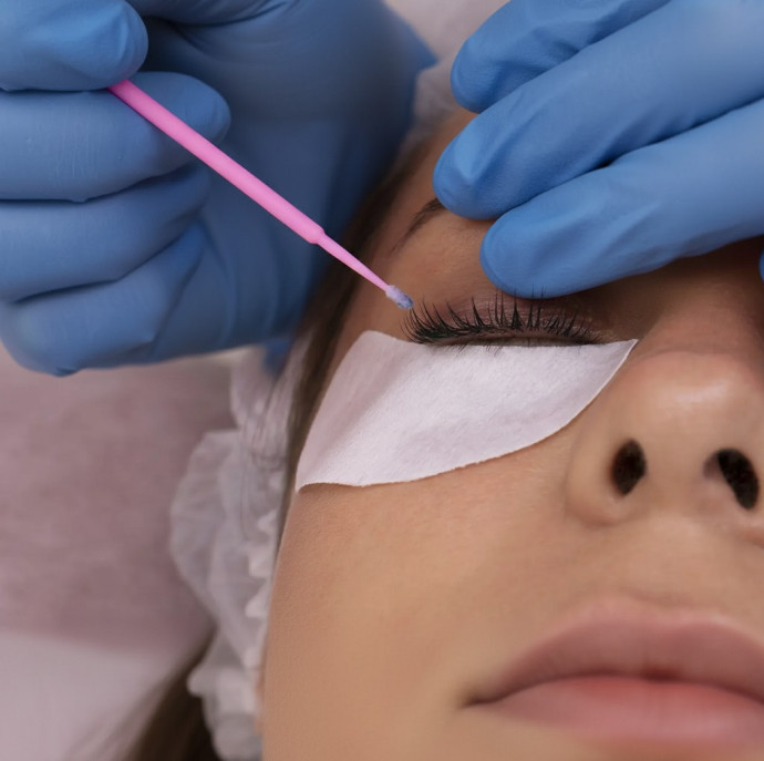 Наращивание ресниц в Москве