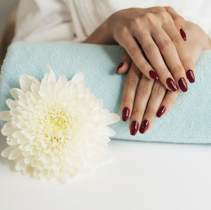 Маникюр для женщин в Москве