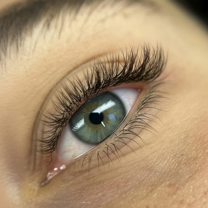 Наращивание ресниц в Москве