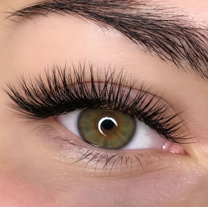 Наращивание ресниц в Москве