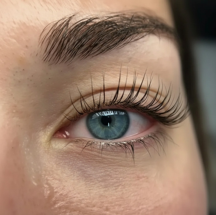 Наращивание ресниц в Москве