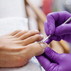 Педикюр в Москве