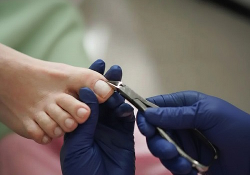 Smart педикюр с покрытием гель лак и уходом в Москве