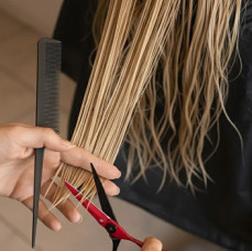 Стрижка с укладкой для женщин в Москве