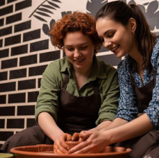 Свидание в гончарной мастерской в Москве