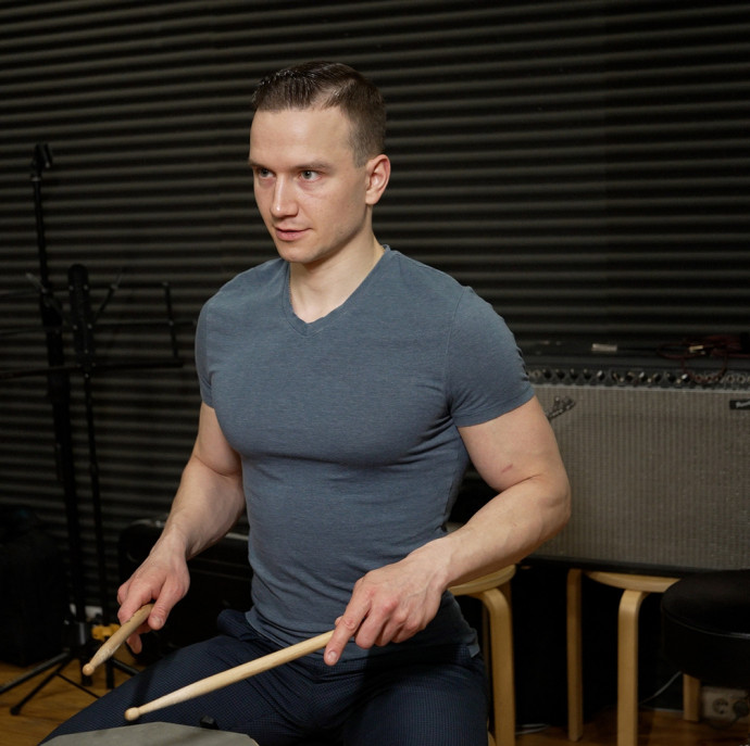 Мастер-класс по игре на барабанах в Москве