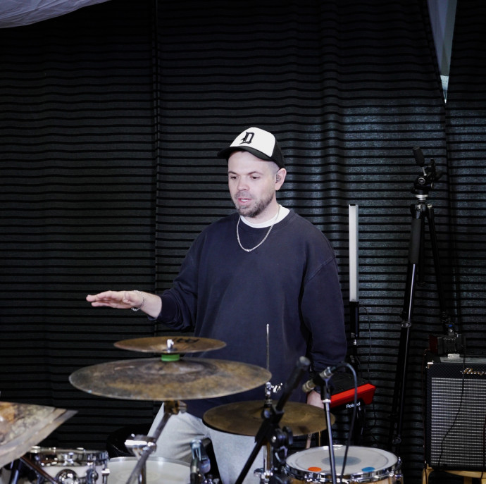 Мастер-класс по игре на барабанах в Москве