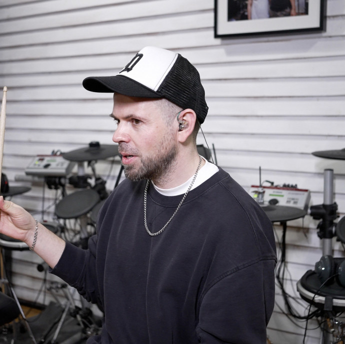 Мастер-класс по игре на барабанах в Москве