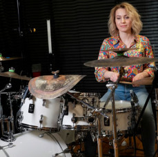 Мастер-класс по игре на барабанах в Москве