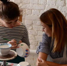 Мастер-класс по росписи и декорированию керамики в Москве