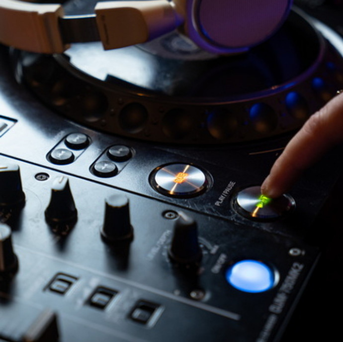 Мастер-класс по диджеингу в Москве