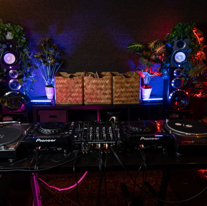 Мастер-класс по диджеингу в Москве