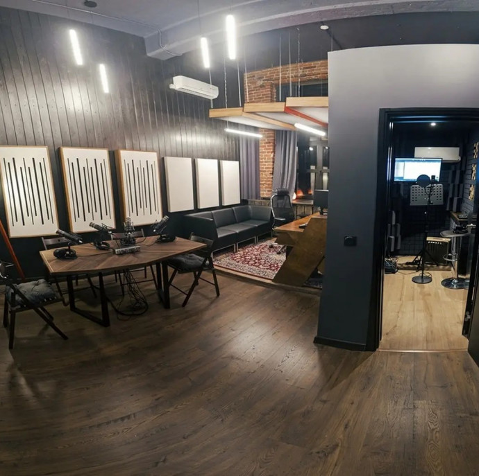 Запись песни в профессиональной студии в Москве