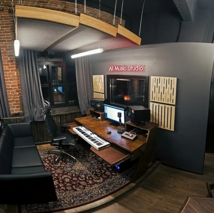 Запись песни в профессиональной студии в Москве