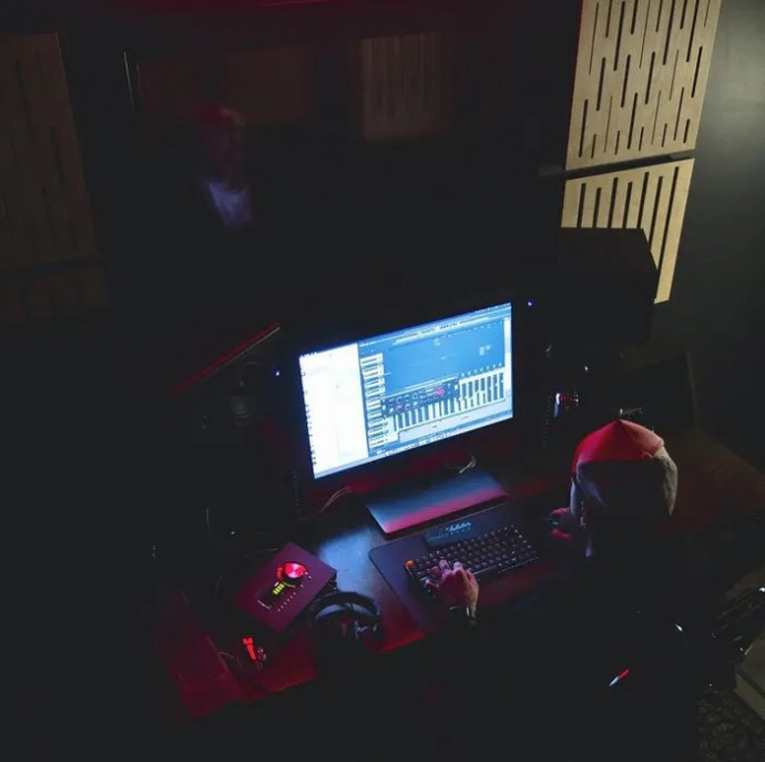 Запись песни в профессиональной студии в Москве