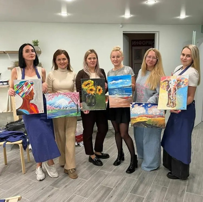 Рисование картины на холсте в Москве