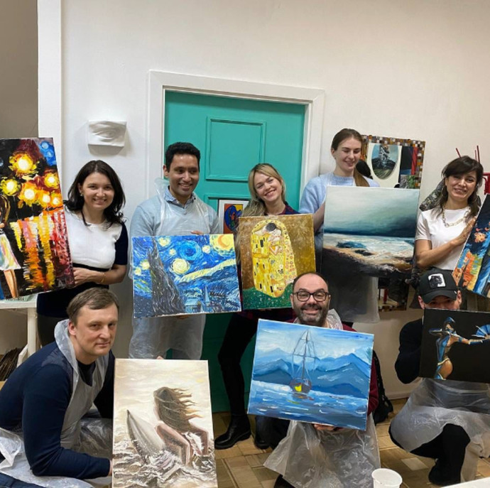 Совместное рисование картин на холсте в Москве