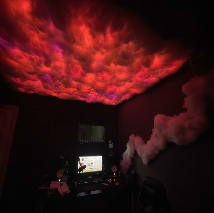 Создание музыки и продвижение треков в студии звукозаписи в Москве