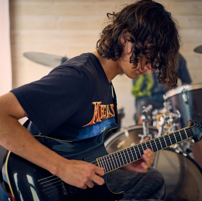 Индивидуальное занятие по игре на музыкальных инструментах в Москве