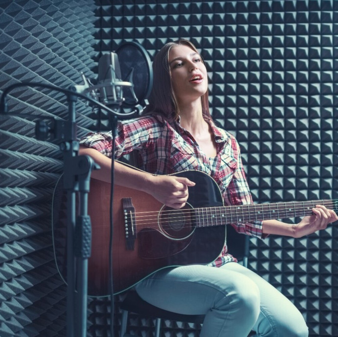 Занятия по игре на гитаре для взрослых в Москве