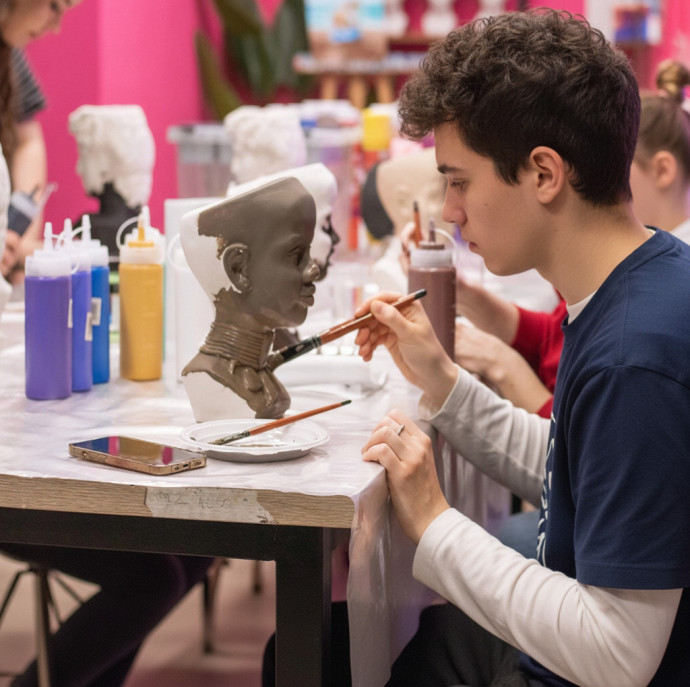 Мастер-класс по росписи гипсовых кашпо в Москве