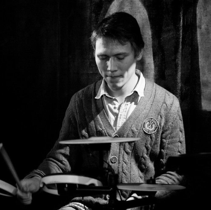 Обучение игре на муз инструментах в Москве