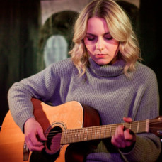 Обучение игре на муз инструментах в Москве