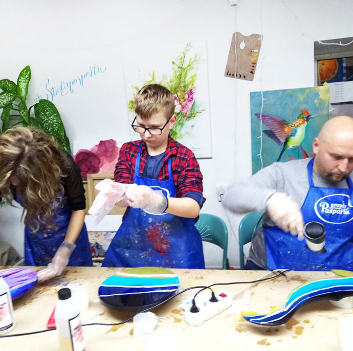 Мастер-класс Рисование эпоксидной смолой Resin Art в Москве