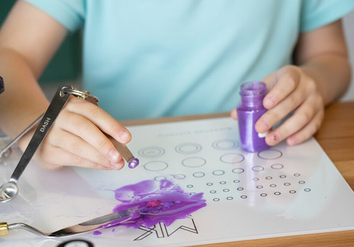 Создание губной помады и детского блеска для губ в Москве