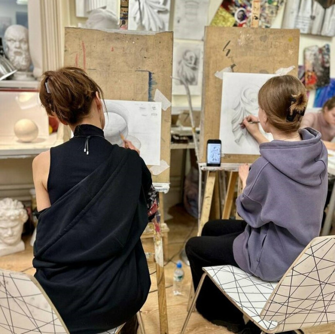 Проба кисти: три мастер-класса по рисованию в разных техниках в Москве