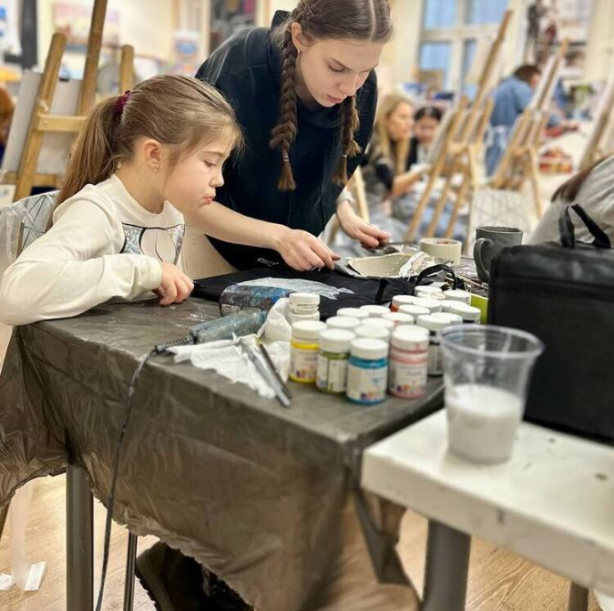 Семейный мастер-класс по рисованию в Москве