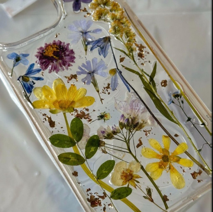 Мастер-класс Чехол с сухоцветами из эпоксидной смолы в Москве