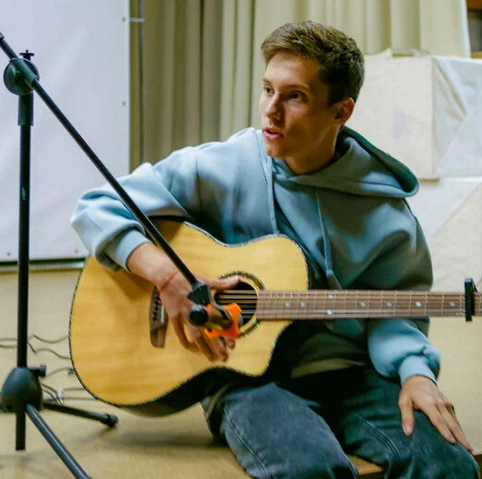 Абонемент на 4 урока игры на гитаре с основателем школы в Москве