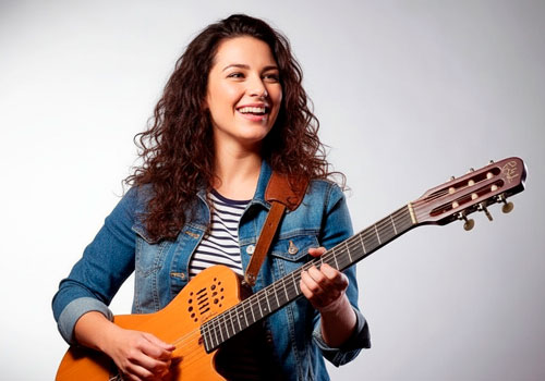 Абонемент на 4 урока игры на гитаре с основателем школы в Москве