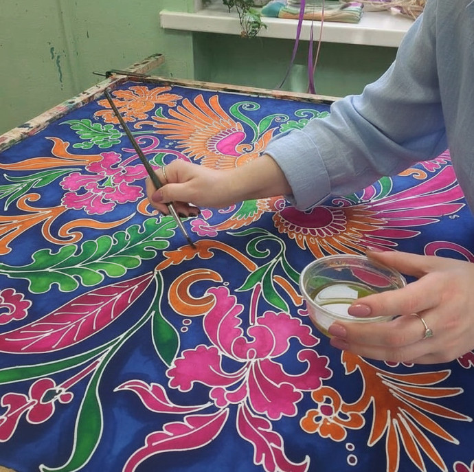 Групповой мастер-класс по батику в Москве