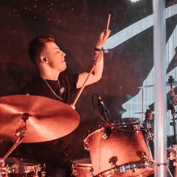 Курс игры на барабанах в Москве