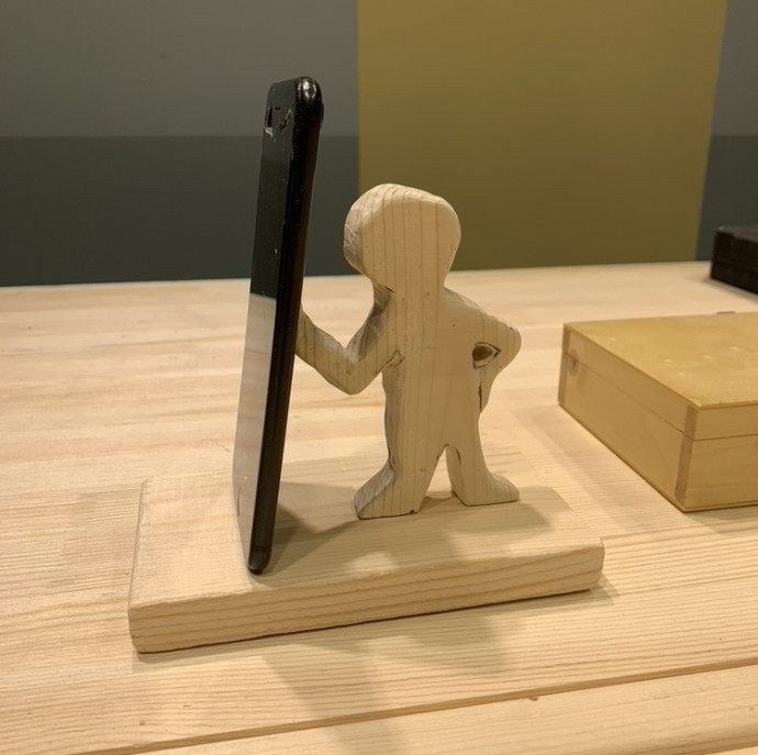 Занятие в столярной мастерской для детей в Москве