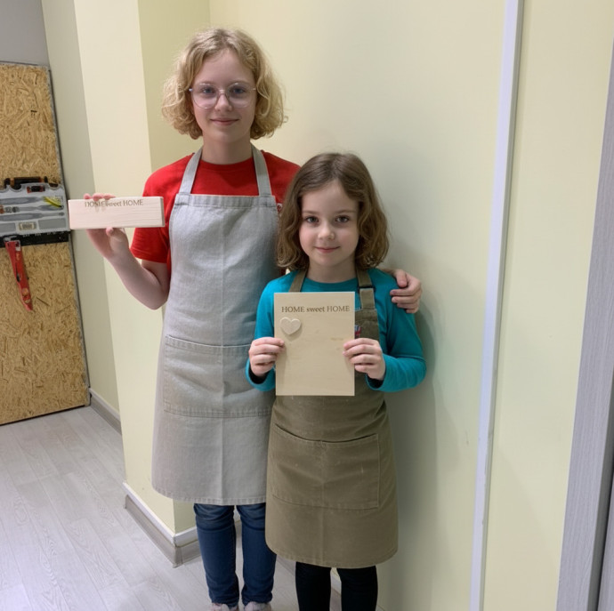 Занятие в столярной мастерской для детей в Москве