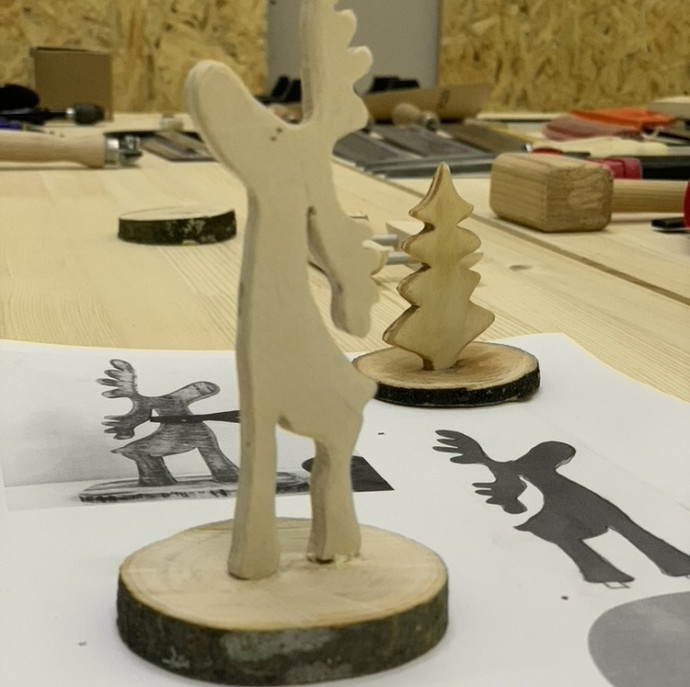 Занятие в столярной мастерской для детей в Москве