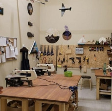 Занятие в столярной мастерской для детей в Москве